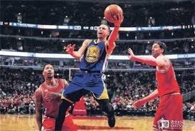 詹姆斯高效29分末节收割比赛，湖人险胜76人迎关键胜利